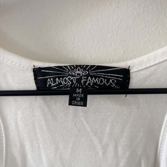 Almost Famous Women's Large Tank Top with sequins Cream Chevron Racerback Medium - Picture 3 of 5